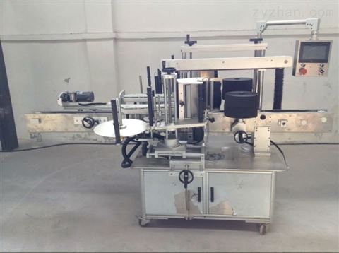 矿泉水贴标机与分卡机 饮料包装行业的自动化解决方案