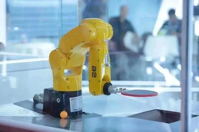 北京国企亮相机器人大会，以颠球、酿酒、造家电展现智能机器人研发实力